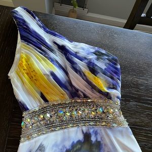 Evening dress Camille La Vie size double 00 One shoulder side zip